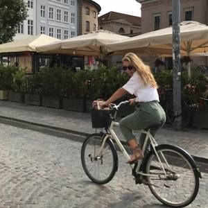 Meet your Posher, Sally